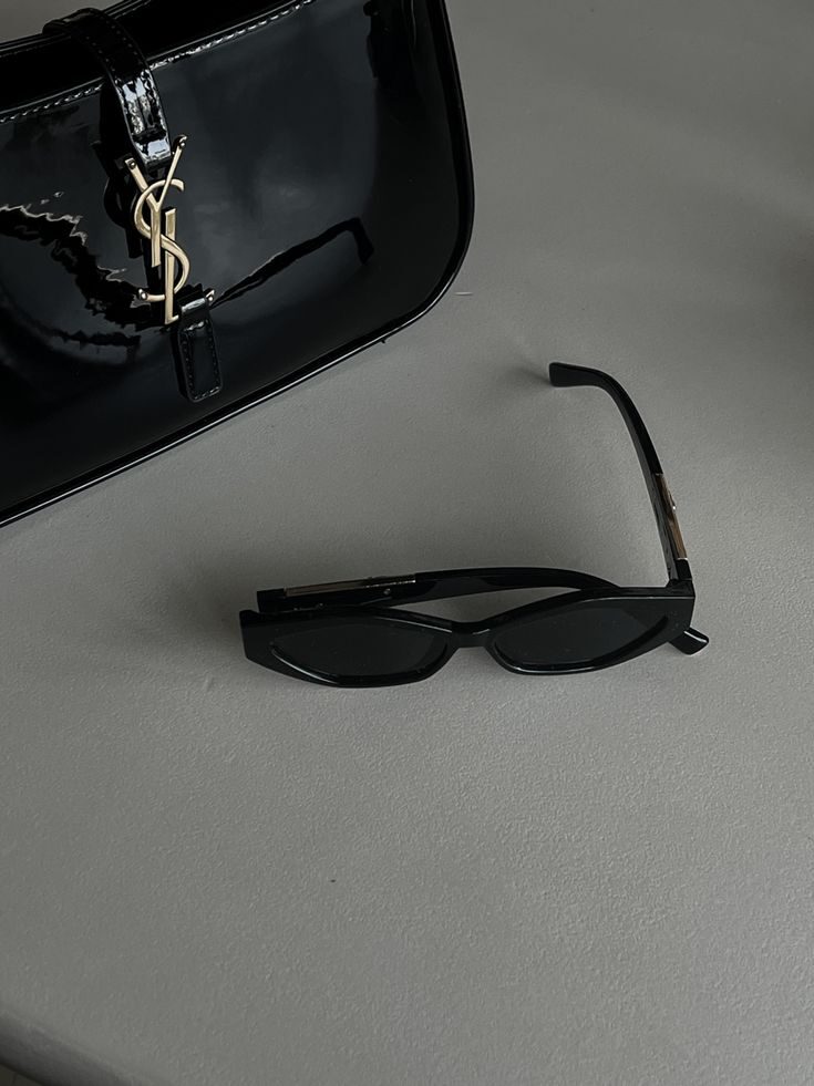 The Discreet Power of AI in Crafting a Luxe Brand Experience